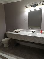 Seaport Inn