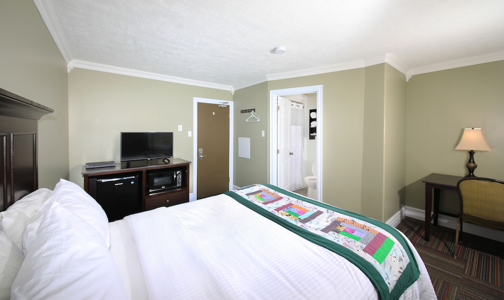 Seaport Inn