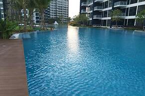 Baan Thew Talay Blue Sapphire