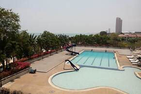 Cha-Am Grand Condotel