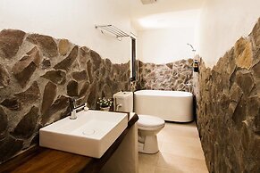 Haku Beach Days Inn