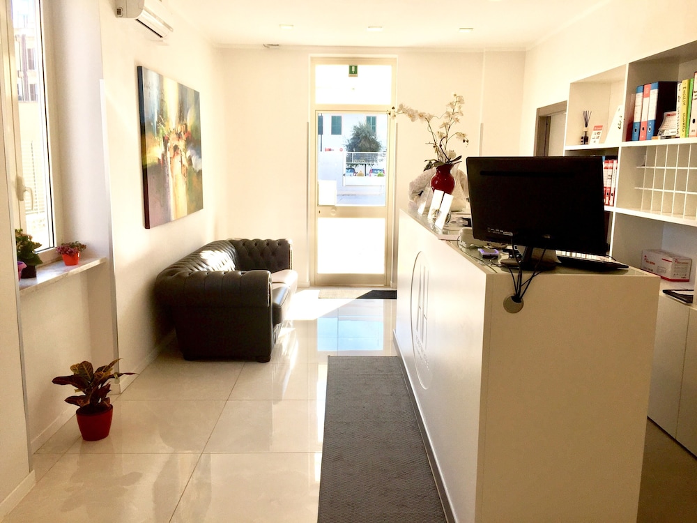 Hotel Academy