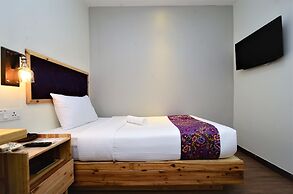 Artisan Eco Hotel