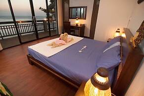 Penn Sunset Villa with Pool 10A