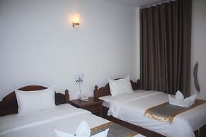 KC River Hotel