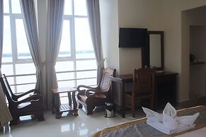 KC River Hotel