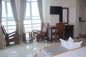 KC River Hotel