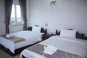 KC River Hotel