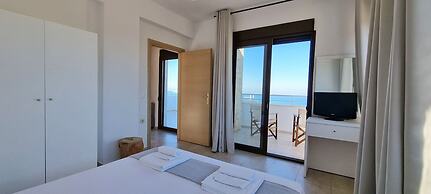 Bungalow White Apartments and Suites