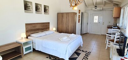 Bungalow White Apartments and Suites