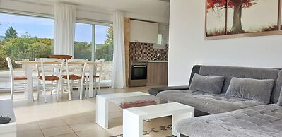 Bungalow White Apartments and Suites