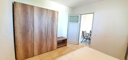 Bungalow White Apartments and Suites