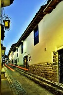 Amaru Colonial