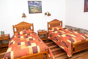 Amaru Colonial