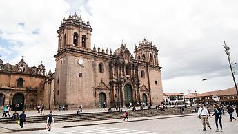 Amaru Colonial