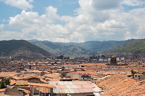 Amaru Colonial