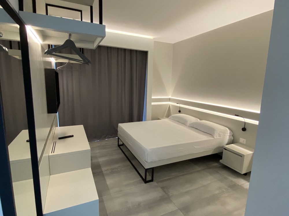 Aether Suites Tropea