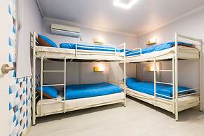 Oh Blue Guesthouse - Hostel