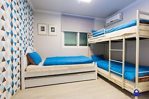 Oh Blue Guesthouse - Hostel