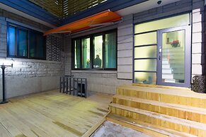Oh Blue Guesthouse - Hostel