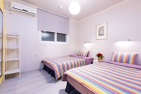 Oh Blue Guesthouse - Hostel