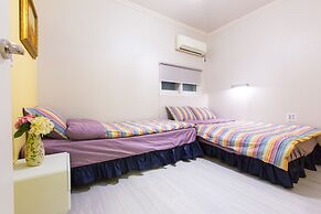 Oh Blue Guesthouse - Hostel
