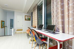 Oh Blue Guesthouse - Hostel