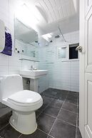 Oh Blue Guesthouse - Hostel