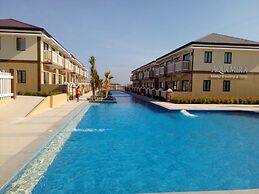Aquamira Hotel & Resort