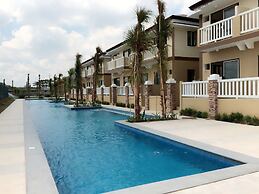Aquamira Hotel & Resort