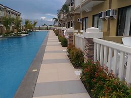 Aquamira Hotel & Resort