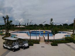 Aquamira Hotel & Resort