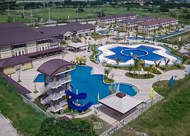 Aquamira Hotel & Resort
