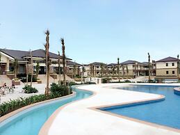 Aquamira Hotel & Resort