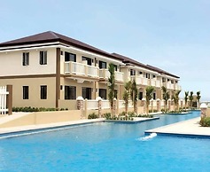 Aquamira Hotel & Resort
