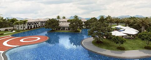 Aquamira Hotel & Resort