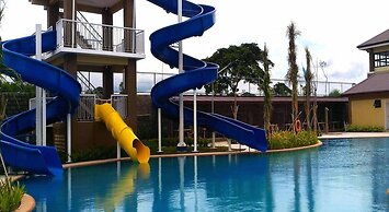 Aquamira Hotel & Resort