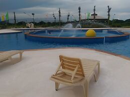 Aquamira Hotel & Resort