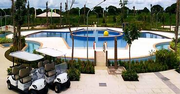 Aquamira Hotel & Resort