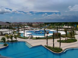 Aquamira Hotel & Resort