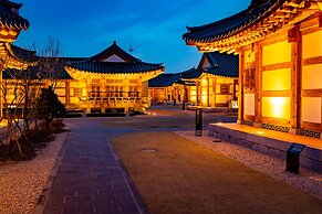 Hanok stay NAMWONYECHON