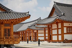 Hanok stay NAMWONYECHON