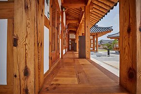Hanok stay NAMWONYECHON