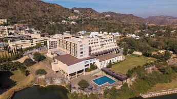 Via Lakhela Resort & Spa