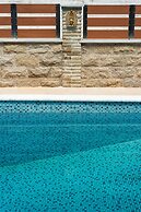 Leda suites
