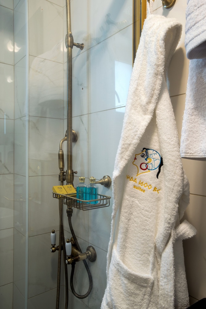 Leda suites