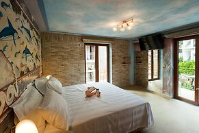 Leda suites