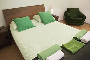 Oriente DNA Studios & Rooms