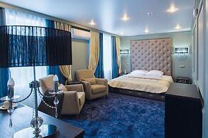 Snowy Owl Hotel