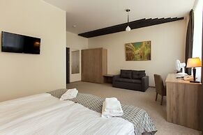 Old Town Trio Hotel